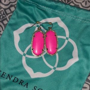 Kendra Scott Elle earrings!
